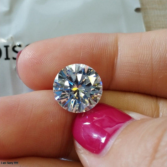 Why should you choose moissanite for your engagement ring? - Ringshing.com