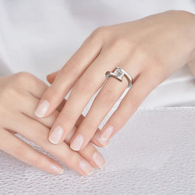 RSR-165 Premium Emerald Cut Moissanite Diamond Ring - Ringshing.com