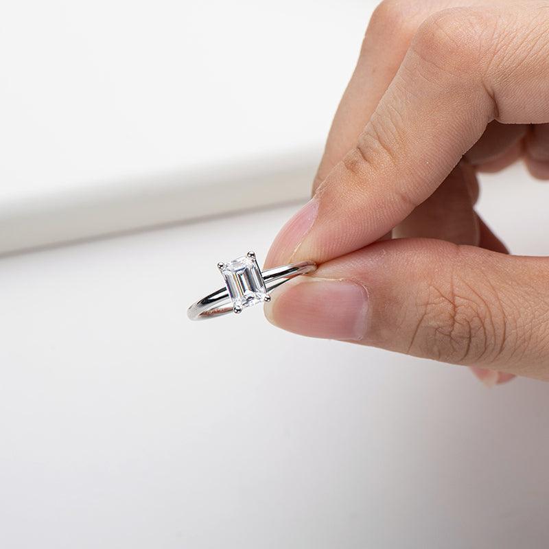 Premium Emerald Cut Moissanite Diamond Ring - Ringshing.com